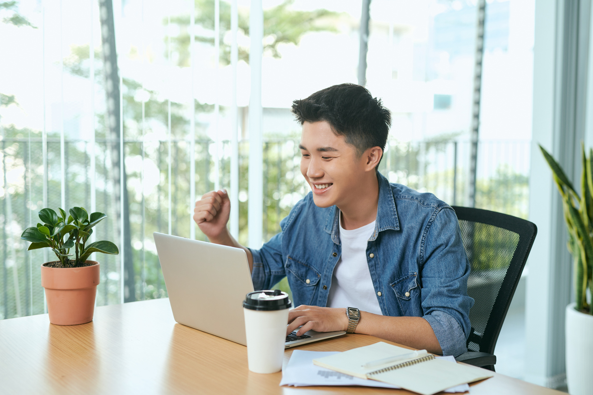 set up business in free zone